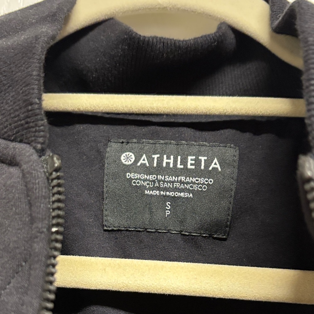 Athleta Small‎ Black Quilted Bomber Jacket. EUC - Picture 5 of 16